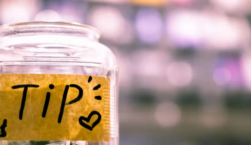 How Much to Tip Movers in BC: A Practical Per-Person Guide