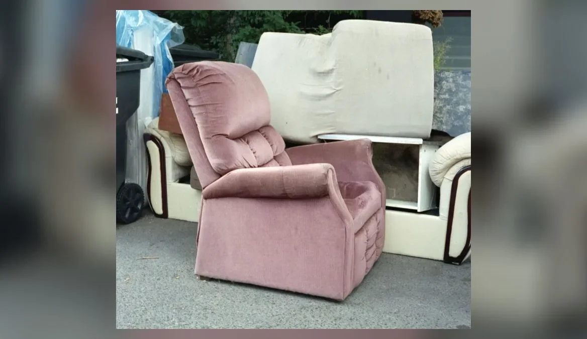 Furniture Delivery in Metro Vancouver: Curbside, In-Room or White Glove?